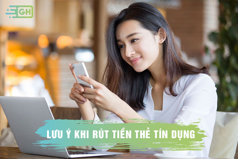 Phí rút tiền thẻ tín dụng